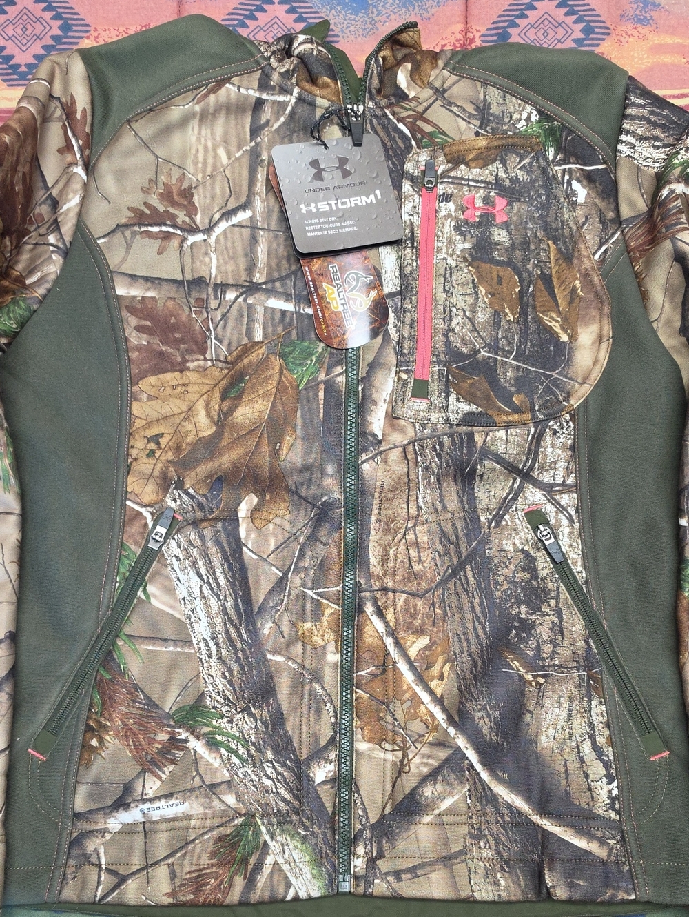 Under Armour Women's Realtree Camo Jacket L